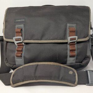 Timbuk2 Command Messenger Gray / Charcoal Gray Hook Shut
